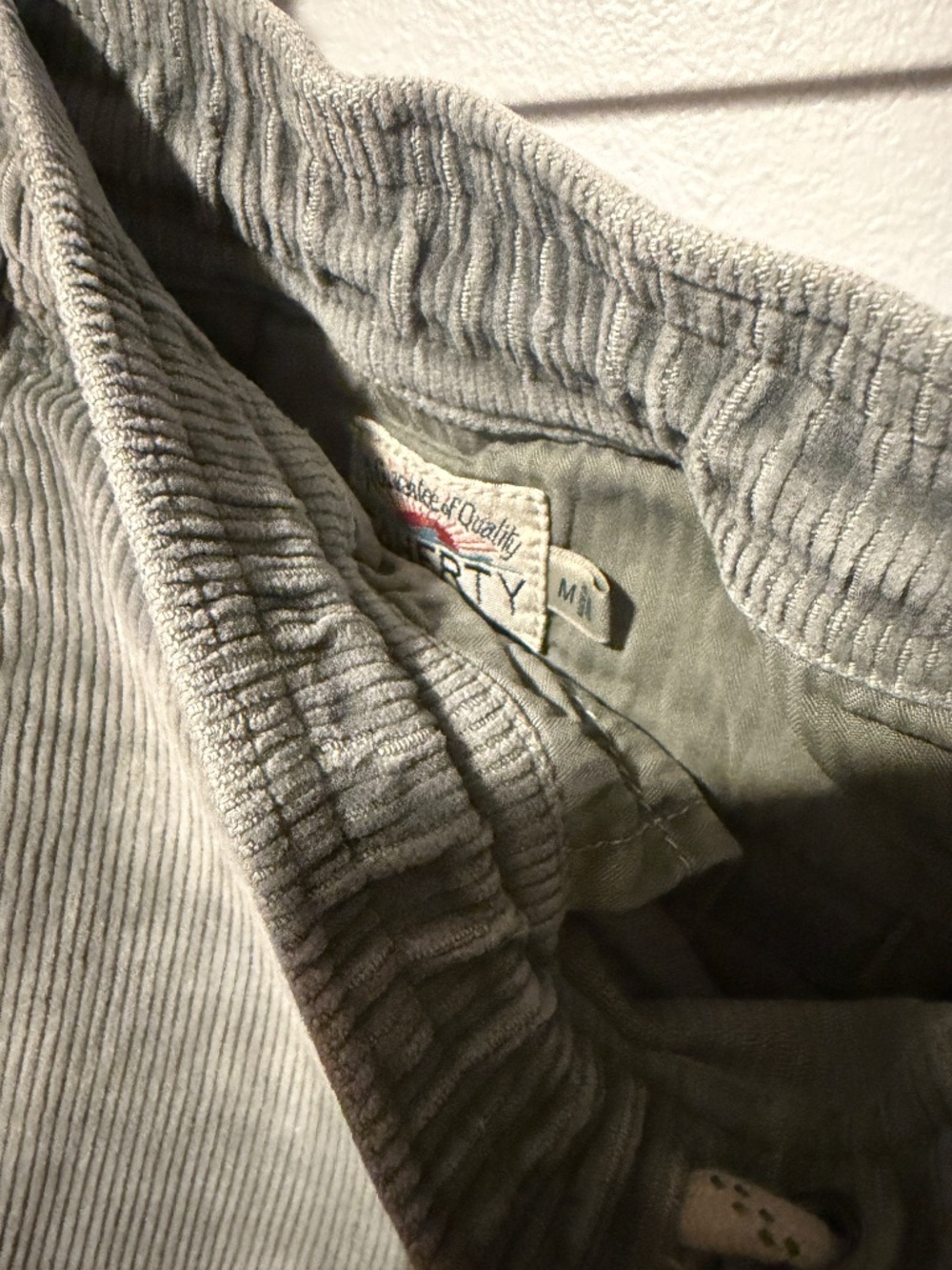Faherty Essential Cord Short - Picture 2 of 3